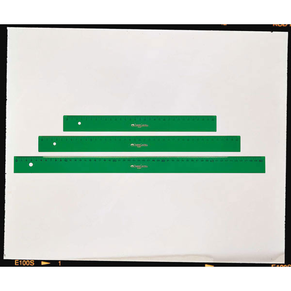 Régua milimetrada FABER CASTELL de 60 cm cor verde